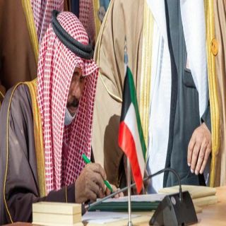 أمير الكويت يقبل استقالة رئيس الحكومة والوزراء ويكلفهم بتسيير الأعمال