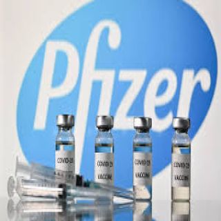 "فايزر" نستطيع الآن توصيل مليارَي جرعة من لقاح كورونا إلى دول العالم بنهاية العام الجاري 2021".