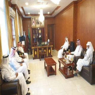 محافظ المجاردة يستقبل رئيس القطاع الجنوبي لشركة المياه بعسير