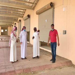 إنفاذًا لتوجيهات سمو أمير عسير "البناوي" يتفقد أسواق الأسر المنتجة في #بارق