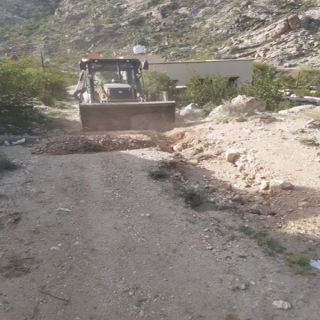 بمتابعة "المرضي" بلدية بارق تُعيد فتح الطرق المتضررة جراء الأمطار بوادي الخير