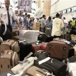 الرياض - تعطل سير نقل العفش يتسبب في فوضى بمطار الملك خالد