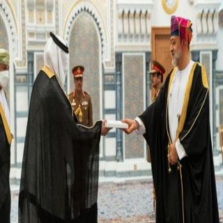 سفير السعودية لدى عُمان يقدم أوراق اعتماده سفيراً فوق العادة