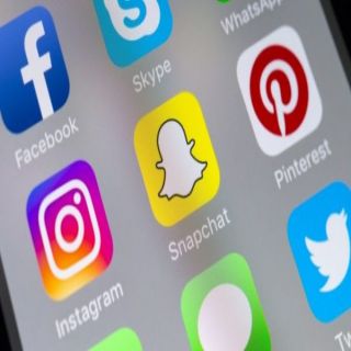 صمت منصات التواصل الإجتماعي يربك العالم.. وخسائر بالمليارات