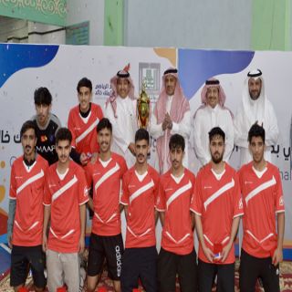 رئيس جامعة الملك خالد يشهد ختام منافسات الأولمبياد الرياضي الثامن ويتوّج "الإنسانية"