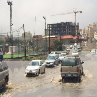 فيديو - أمطار عسير تكشف ضعف شبكات تصريف مياه السيول