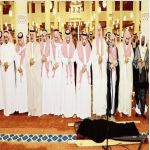 أمير الرياض يؤدي الصلاة على والدة فيصل بن مشعل بن سعود