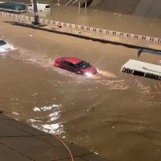 فيديو- - الأمطار تُغرق الشوارع الرئيسية في #المدينة_المنورة