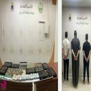 شرطة الرياض تقبص على شخصين سرقا مصوغات ذهبية من منزل وتنفيذ عمليات إحتيال