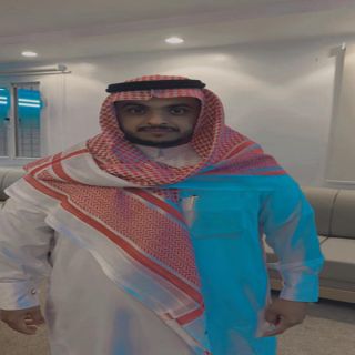 عبد العزيز يُضيء منزل عوض القرني