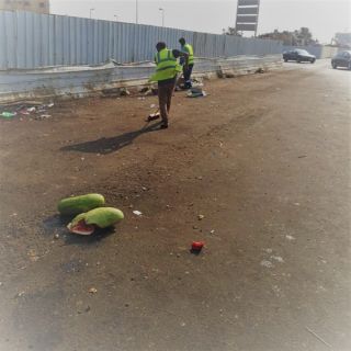 #أمانة_جدة تزيل بسطات مخالفة وتصادر أكثر من 3 طن من الخضروات
