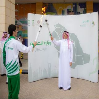 #وزير_التعليم يستقبل شعلة دورة #الألعاب_السعودية_2022