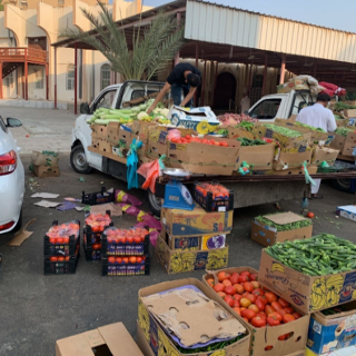 #أمانة_جدة تتعقب الباعة الجائلين وتصادر 9 طن من الخضروات والسلع المتنوعة