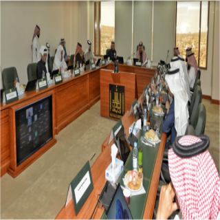 مجلس #جامعة_الملك_خالد يشكل في اجتماعه الرابع لجنة عليا لتفعيل البرنامج السعودي للطلاب الدوليين