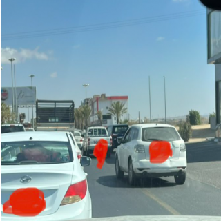 محافظ #خميس_مشيط يتفاعل مع فيديو ’’إشارة طريق الرياض’’