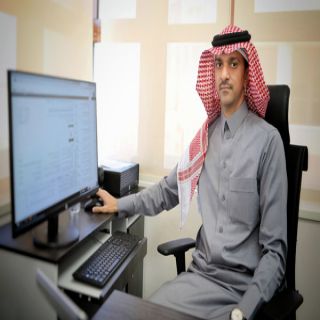 د.عبدالرحيم حكمي يحصل على جائزة التميز بـ #جامعة_الملك_خالد