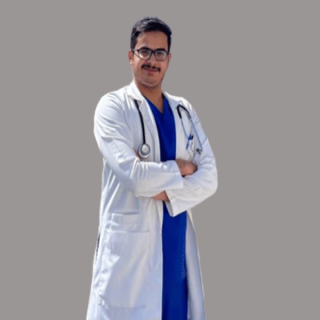 أبن جبل بركوك عبدالرحمن الشهري يحصد درجة بكالوريوس في الطب من #جامعة_الملك_خالد