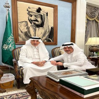 الأمير بندر بن خالد الفيصل يُطمئن الشعب السعودي على صحة والده