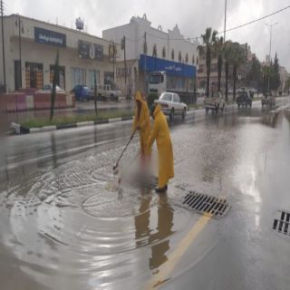 شاهد جهود #بلدية_تنومة في نزح مياه الأمطار