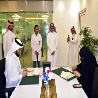 اتفاقية تعاون تجمع #صحة_عسير والجمعية السعودية العلمية للرعاية الصحية المنزلية