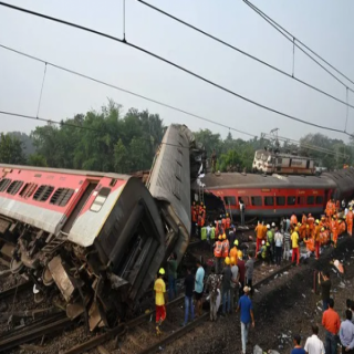 ارتفاع عدد ضحايا تصادم قطارين في الهند إلى 288 قتيلا