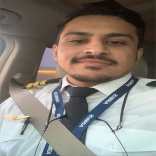 تعيين أبن ثلوث المنظر الكابتن عمر الشهري طيارًا في الخطوط السعودية