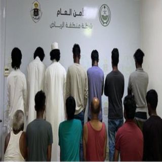 تحريات الرياض توقع بتشكيل عصابي بينهم (3) مواطنين ارتكبوا حوادث سرقة