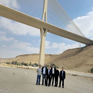 فريق صيني متخصص في الجسور المعلقة يزور الجسر المعلق في الرياض