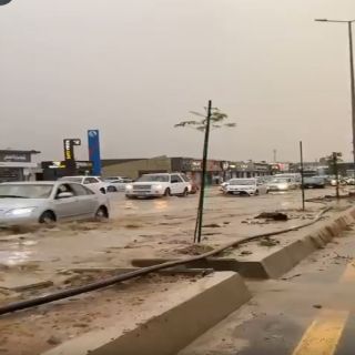 فيديو - سيول محايل عسير تكشف فشل سوء تصريف الأمطار