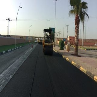 بلدية البكيرية تُنجز أعمال سفلتة وصيانة الطرق في المحافظة