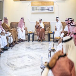 سمو أمير منطقة القصيم يواسي أسرة السلطان في وفاة فقيدهم