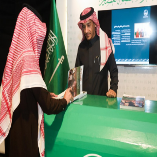 زوار مهرجان الملك عبد العزيز للأبل يطلعون على أبرز المنجزات والمبادرات التي أطلقها سمو أمير القصيم