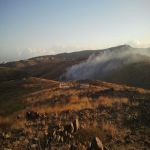 حريق يقضي على بعض الأشجار والحشائش في قرية الضحية ببللحمر