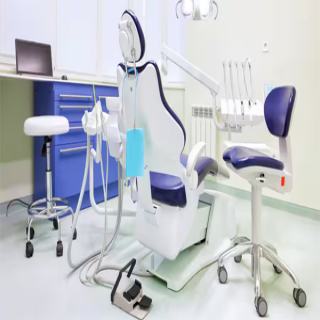 وزارة الصحة توقف طبيب أسنان ثبت ارتكابه أخطاء طبية