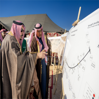 سمو أمير القصيم يتفقد سير العمل بمشروع طريق الرس / ضرية / عفيف