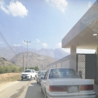 الطفولة المُبكرة شمال ثلوث المنظر ضيق الطريق وتزاحم امام البوابة ومطالبات بوسائل نقل