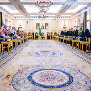 سمو أمير القصيم يكرّم المشاركين في ملتقى اليوم السعودي العالمي للتطوع