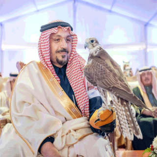 سمو أمير منطقة القصيم يزور #مهرجان_الصقور في #محافظة_الأسياح
