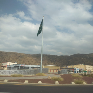 شوارع وميادين محافظة المجاردة تتزين بالأعلام في #يوم_العلم_السعودي