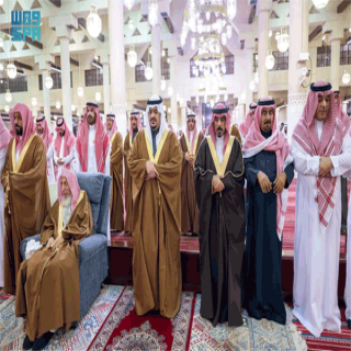 سمو نائب أمير الرياض يؤدي صلاة الميت على الشيخ فيصل بن سلطان آل حثلين