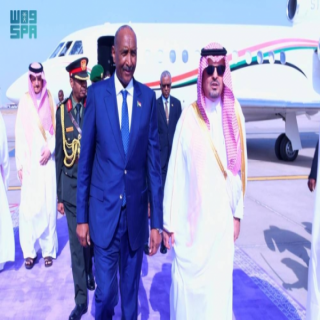 رئيس مجلس السيادة السوداني يصل إلى جدة