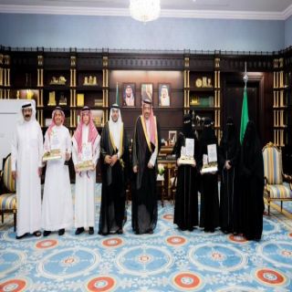 سمو أمير الباحة يُكرم طلاب وطالبات المنطقة الفائزين في معرض إبداع 2025