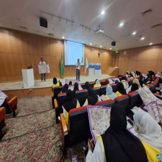 الكشافة تُدرب المشاركين في ندوة "سلامة المتطوعين في الحج" على استخدام الخرائط الإرشادية