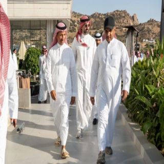 وزير السياحة يزور قهوة بريزس في الشفا ويُشيد بجمال الطائف