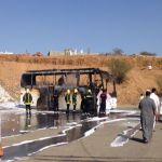 ماس كهربائي يحرق حافلة طالبات كلية المخواة 