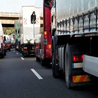 البلديات والإسكان تعتمد اشتراطات مراكز خدمات النقل