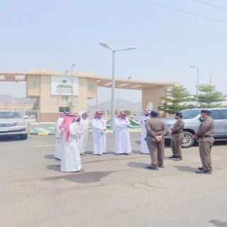 مُحافظ بارق يقف على عددًا من المواقع بالطريق الدولي وسط المحافظة