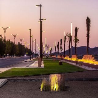 أمانة القصيم تنجز ممشى طريق الملك عبدالعزيز ضمن مشاريع تحسين المشهد الحضري بمركز الفوارة