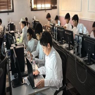 مدير تعليم القصيم يزور برنامج( كاوست للذكاء الصناعي) بمدرسة الخضير للموهوبين في رياض الخبراء