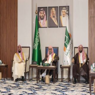 الشيخ د عائض القرني يزور جمعية البر بأبها